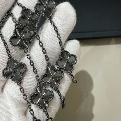 [Luna Brilliance JEWELRY]CLOVER 5 MOTIF BLACK BRACELET