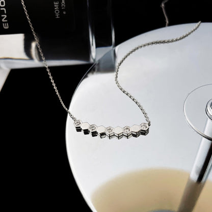 [Luna Brilliance]BEE MY LOVE DIAMOND NECKLACE