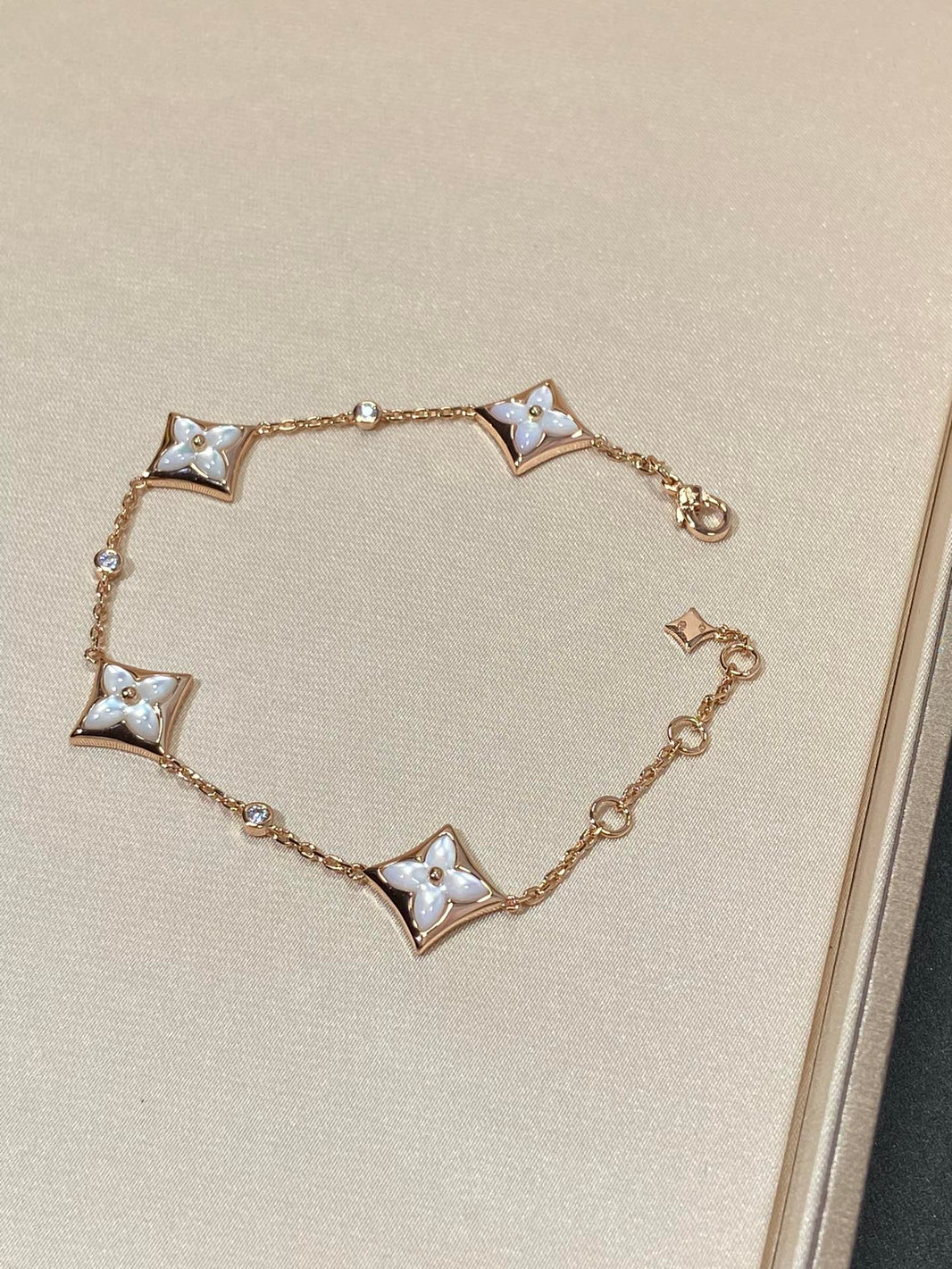 [Luna Brilliance]STAR 4 MOTIF MOP DIAMOND PINK GOLD BRACELET