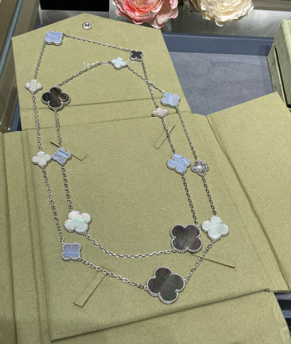 [Luna Brilliance]CLOVER 16 MOTIF CHALCEDONY MOP SILVER NECKLACE