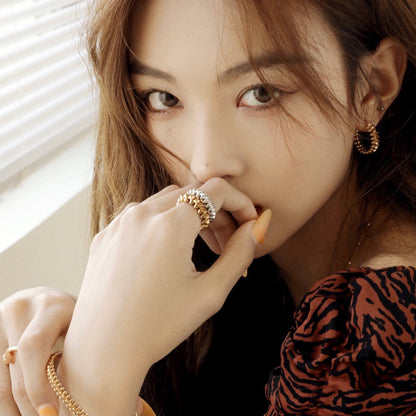 [Luna Brilliance] CLASH SMALL HOOP EARRINGS
