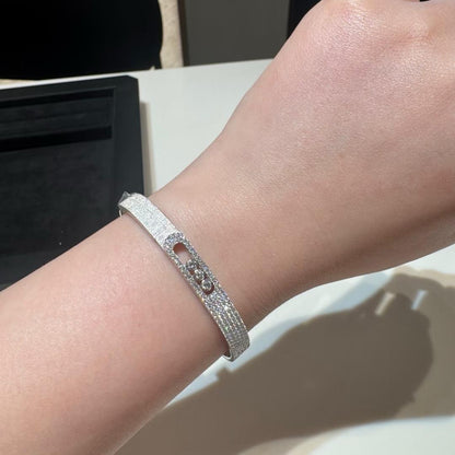[Luna Brilliance]Move Noa Ciselé half pavé bangle