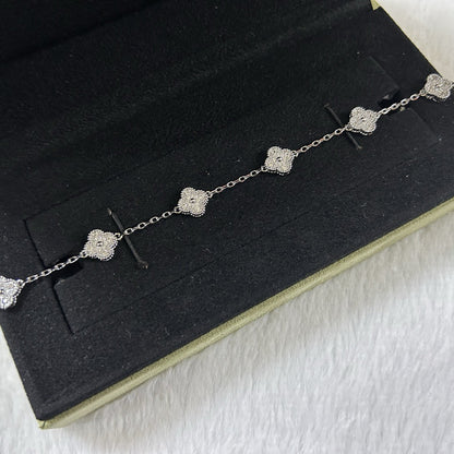 [Luna Brilliance]CLOVER 6 MOTIF DIAMOND BRACELET