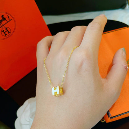 [Luna Brilliance]H WHITE SQUARE GOLD NECKLACE