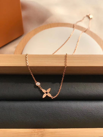 [Luna Brilliance]BLOSSOM PENDANT PINK GOLD AND DIAMOND