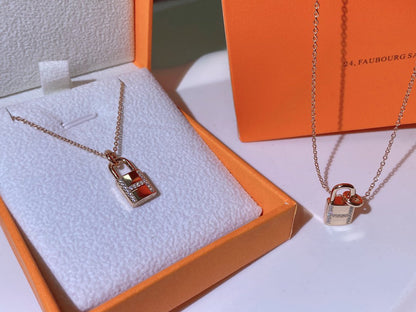 [Luna Brilliance]HM ADVANCED NICHE LOCK HEAD NECKLACE DIAMONDS