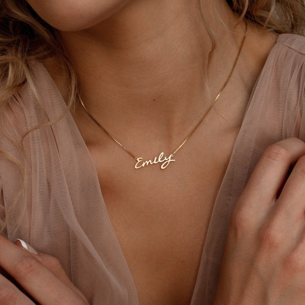 Callie Box Chain Name Necklace